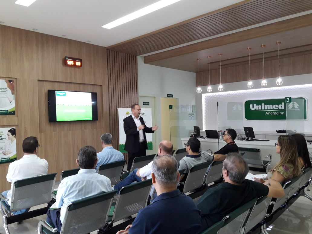Unimed Andradina realiza treinamento com cooperados e colaboradores