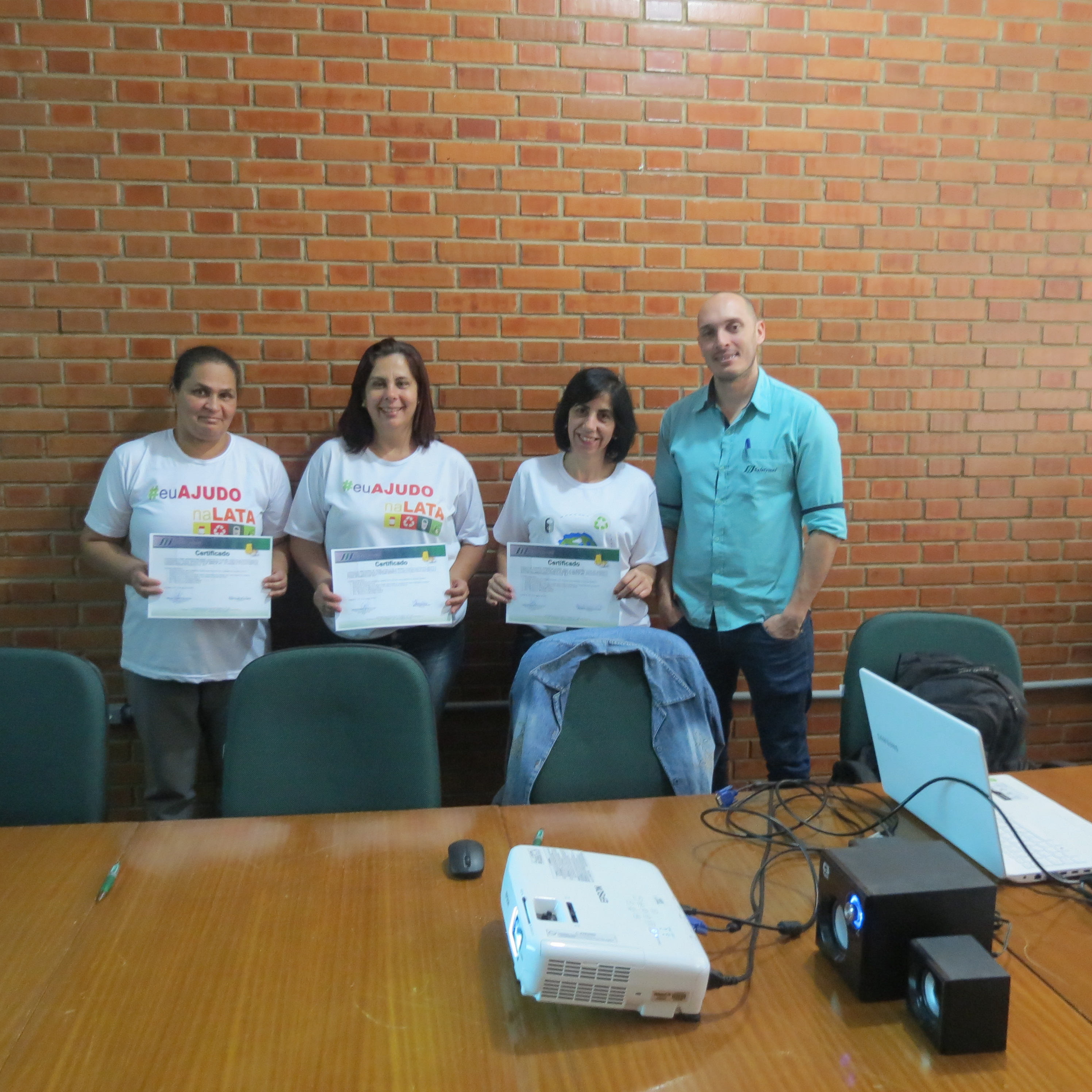 Colaboradores da Unimed Andradina participam de treinamento