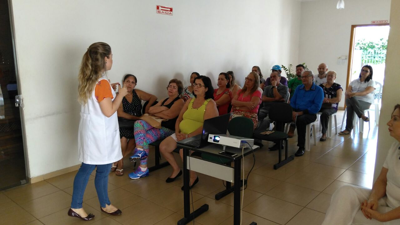 Grupo Saúde em dia participa de palestra sobre alimentação