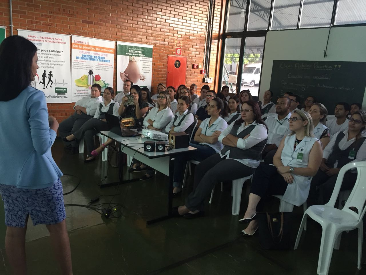 Colaboradores da Unimed Andradina participam de palestra sobre Autismo