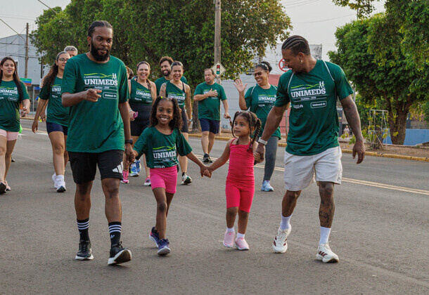 Caminhada Unimeds Paulistas reúne comunidade em um dia de saúde, movimento e solidariedade