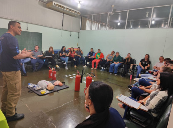 Colaboradores da Unimed Andradina participam de treinamento de Brigada de Incêndio