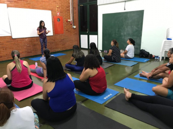 Grupo Vida Leve participa de aula de Yoga