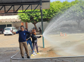 Colaboradores da Unimed Andradina participam de treinamento de Brigada de Incêndio