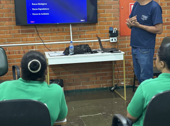 Unimed Andradina realiza treinamento sobre Equipamentos de Proteção para colaboradoras do setor de limpeza