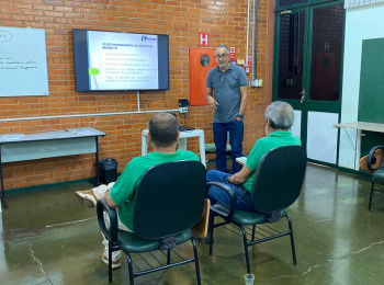 Unimed Andradina realiza palestra sobre Direção Defensiva com colaboradores