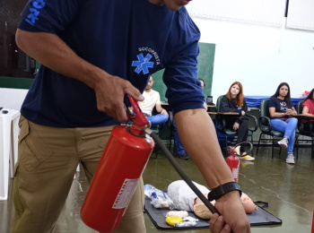 Colaboradores da Unimed Andradina participam de treinamento de Brigada de Incêndio