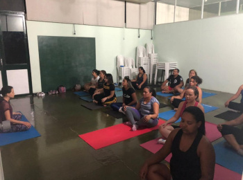 Grupo Vida Leve participa de aula de Yoga