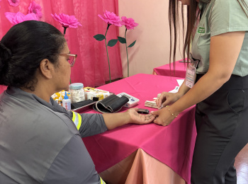 Outubro Rosa leva orientações sobre câncer de mama às colaboradoras da Viralcool