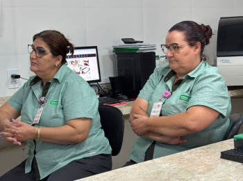 Equipe técnica participa de treinamento de atualização em coleta laboratorial com foco em segurança e qualidade