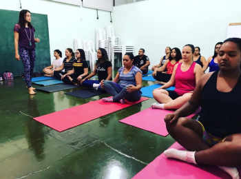Grupo Vida Leve participa de aula de Yoga