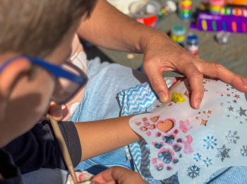 CTE da Unimed Andradina realiza piquenique com crianças e famílias
