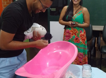 Grupo Amor Pleno aborda cuidados com o recém-nascido em mais um encontro especial