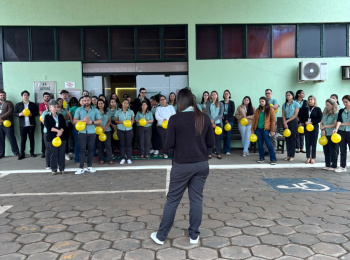 Unimed Andradina realiza hasteamento da bandeira amarela em alusão ao Setembro Amarelo