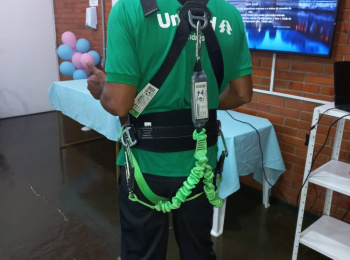 Colaboradores da manutenção participam de capacitação sobre segurança do trabalho em altura
