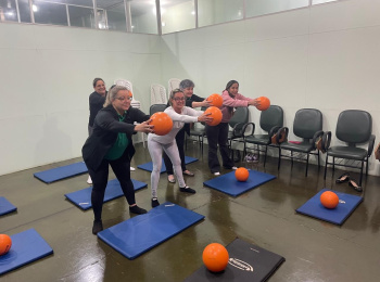 Grupo de Crônicos participa de aula prática de Pilates com foco na qualidade de vida
