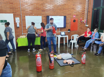 Colaboradores da Unimed Andradina participam de treinamento de Brigada de Incêndio