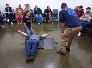 Colaboradores da Unimed Andradina participam de treinamento de Brigada de Incêndio