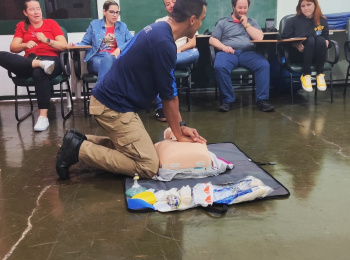 Colaboradores da Unimed Andradina participam de treinamento de Brigada de Incêndio