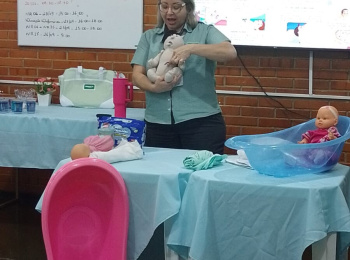 Grupo Amor Pleno aborda cuidados com o recém-nascido em mais um encontro especial