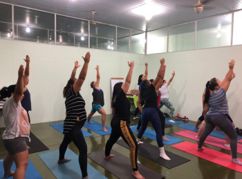 Grupo Vida Leve participa de aula de Yoga