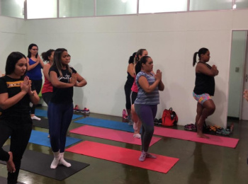 Grupo Vida Leve participa de aula de Yoga