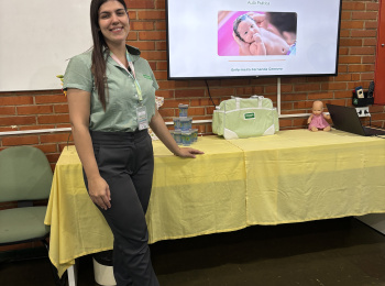 Programa Amor Pleno promove aula prática sobre os primeiros cuidados com o recém-nascido