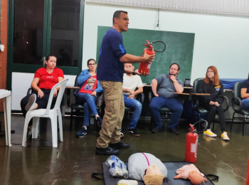 Colaboradores da Unimed Andradina participam de treinamento de Brigada de Incêndio