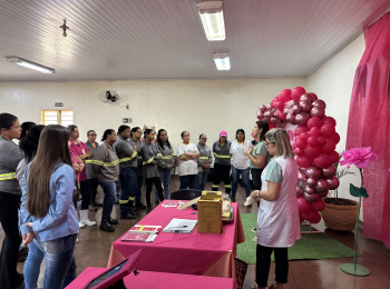 Outubro Rosa leva orientações sobre câncer de mama às colaboradoras da Viralcool