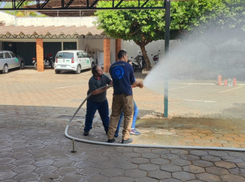 Colaboradores da Unimed Andradina participam de treinamento de Brigada de Incêndio