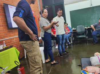 Colaboradores da Unimed Andradina participam de treinamento de Brigada de Incêndio