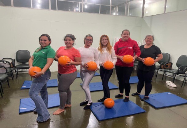 Grupo de Crônicos participa de aula prática de Pilates com foco na qualidade de vida