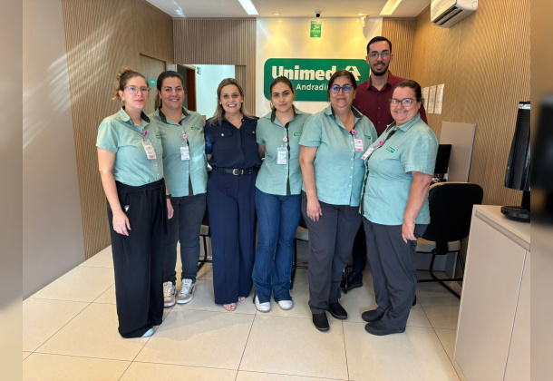 Equipe técnica participa de treinamento de atualização em coleta laboratorial com foco em segurança e qualidade
