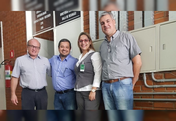 Cooperado da Unimed Andradina faz doação de lacres para a Campanha Eu Ajudo na Lata