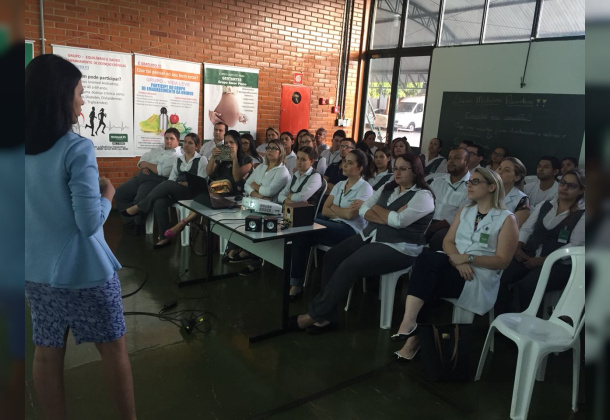 Colaboradores da Unimed Andradina participam de palestra sobre Autismo