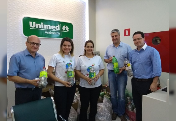 Unimed Andradina faz doação de lacres para Instituto do Câncer