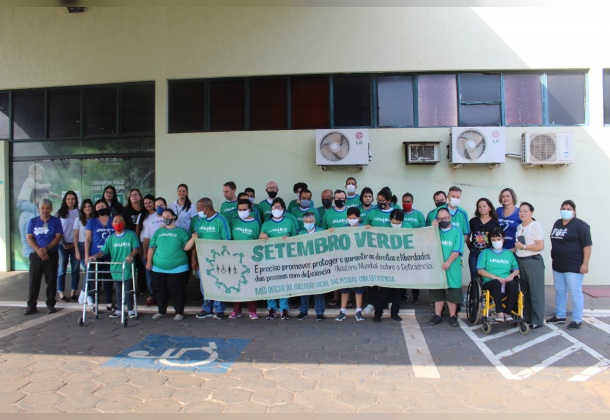 Unimed Andradina comemora Setembro Verde junto à APAE do município
