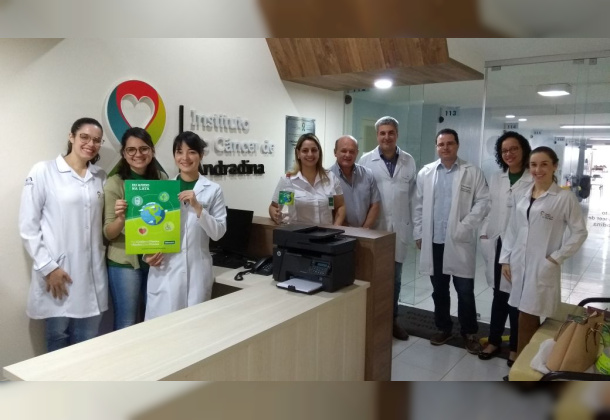 Unimed Andradina visita Instituto do Câncer e promove ação conjunta 